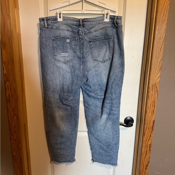 EST. 1946 Women's Distressed Blue Jeans Size 16W - Picture 6 of 7